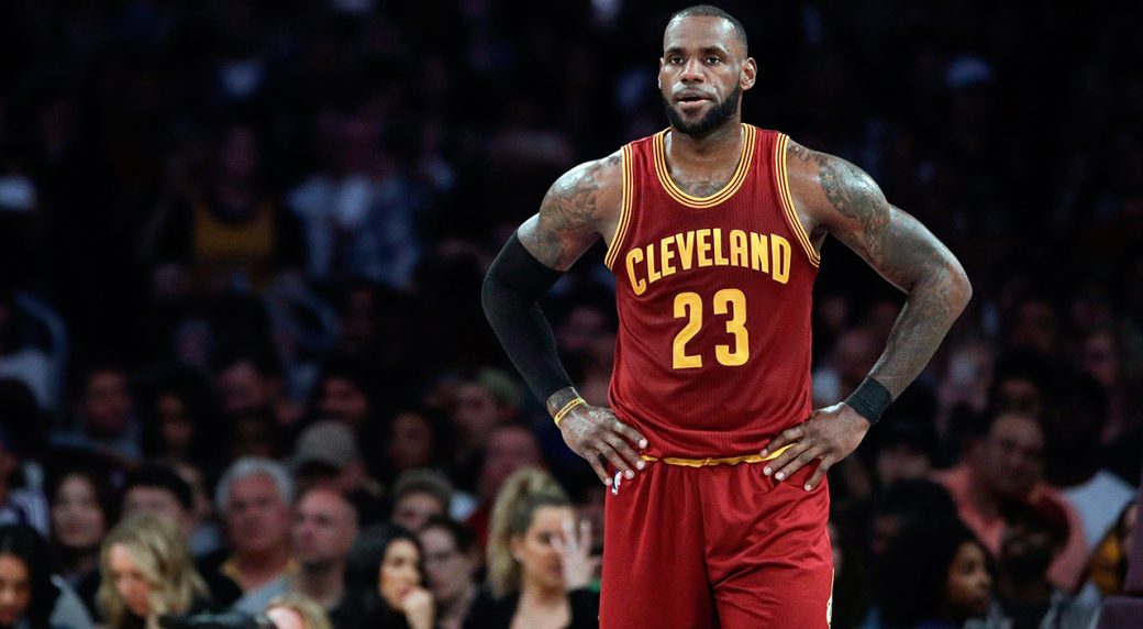 Lakers' LeBron James doesn't rule out 