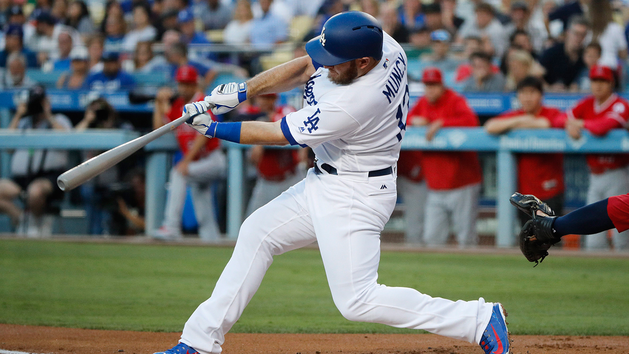 Max Muncy's solo homer (32), 08/31/2023