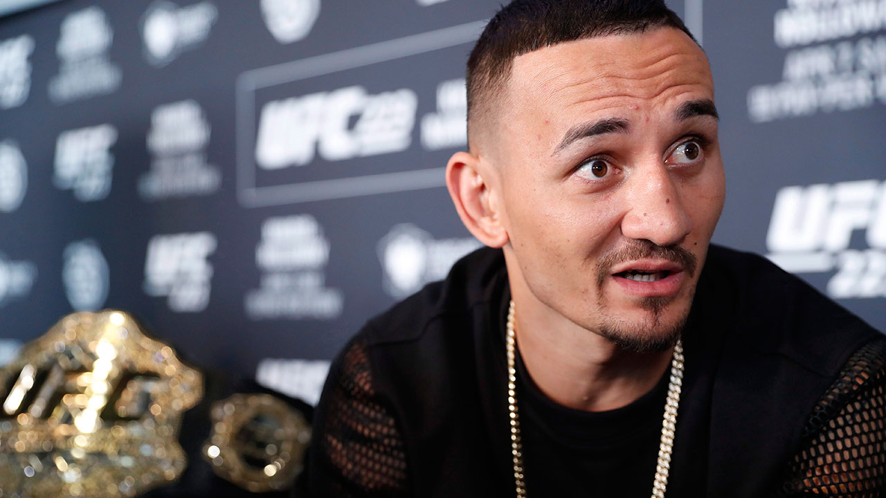 max-holloway-talks-at-ufc-media-availability