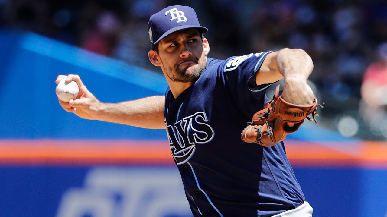 nathan_eovaldi_delivers_a_pitch_against_the_mets