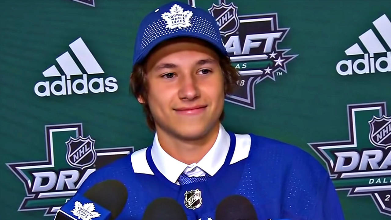 Toronto Maple Leafs sign Semyon Der-Aguchinstsev to entry level contract