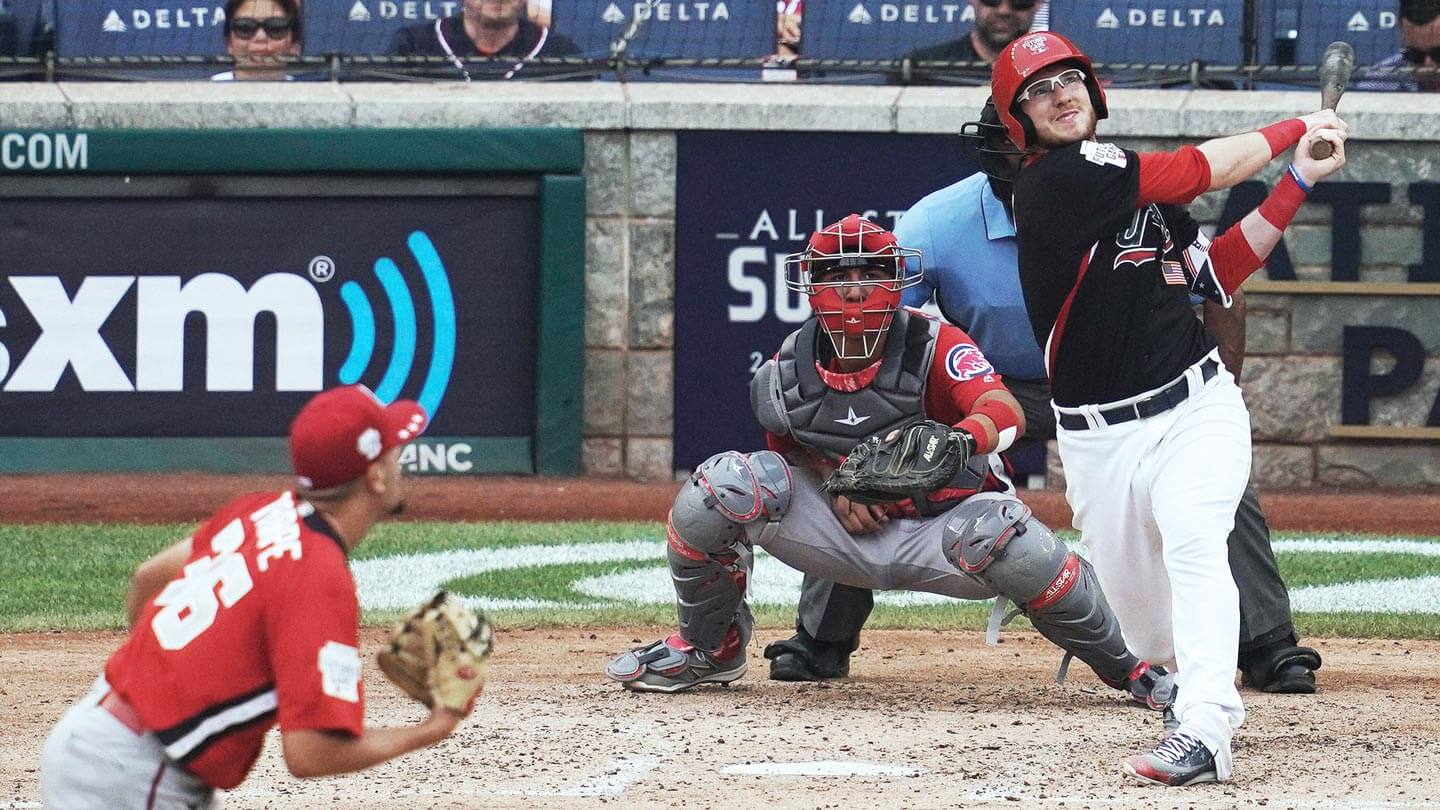 Danny Jansen shaves off mustache between at-bats