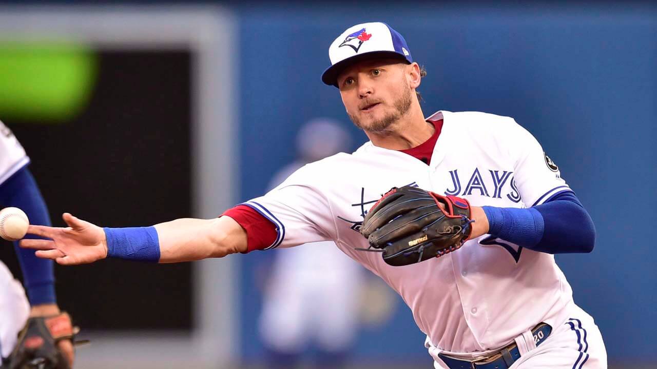 Donaldson laments end to Blue Jays tenure in emotional return to Toronto