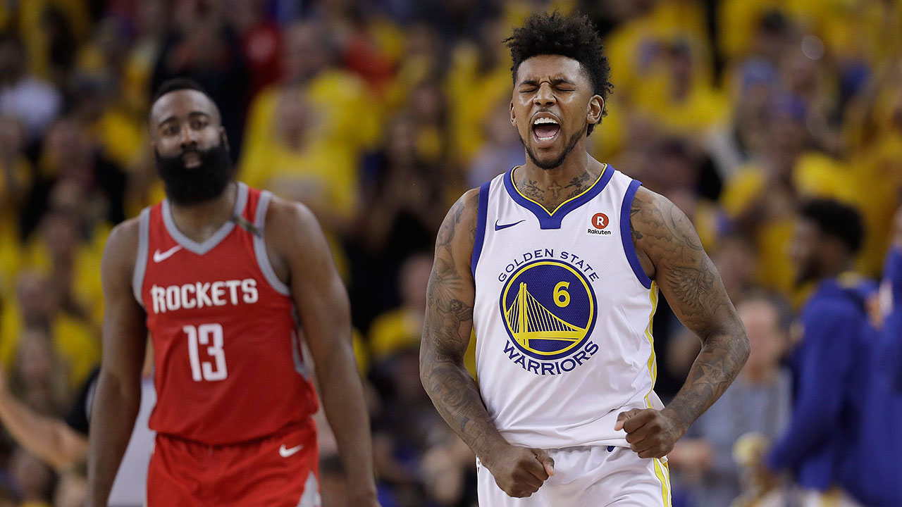 nick_young_celebrates_making_a_shot