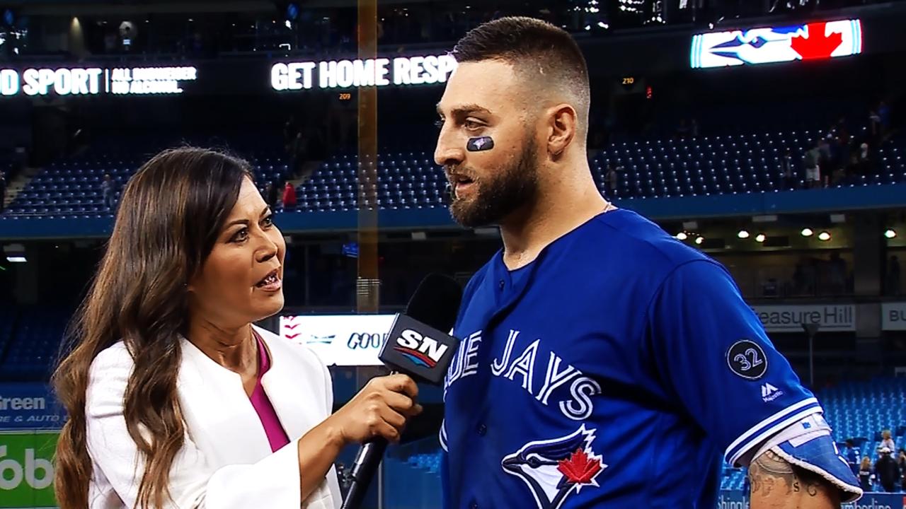 Jays get rowdy after Pillar hits walk-off HR in extras