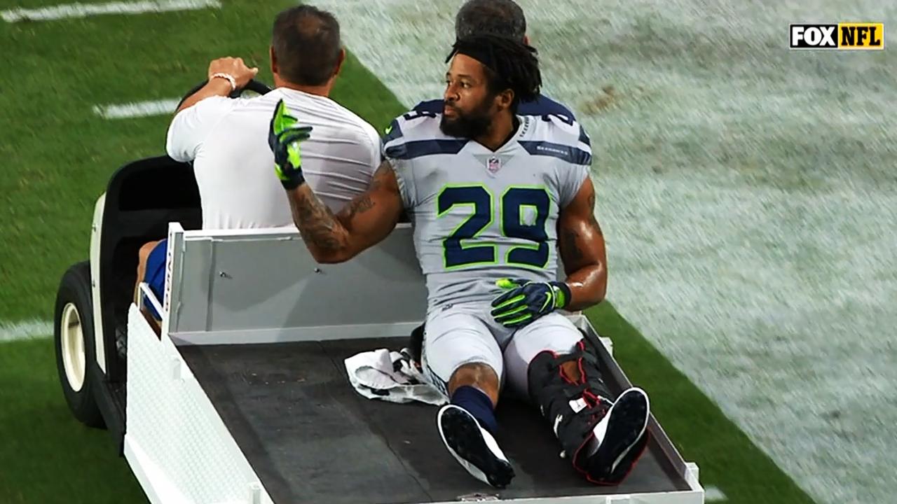 Earl Thomas Carted Off Flips Bird At Seahawks Sideline