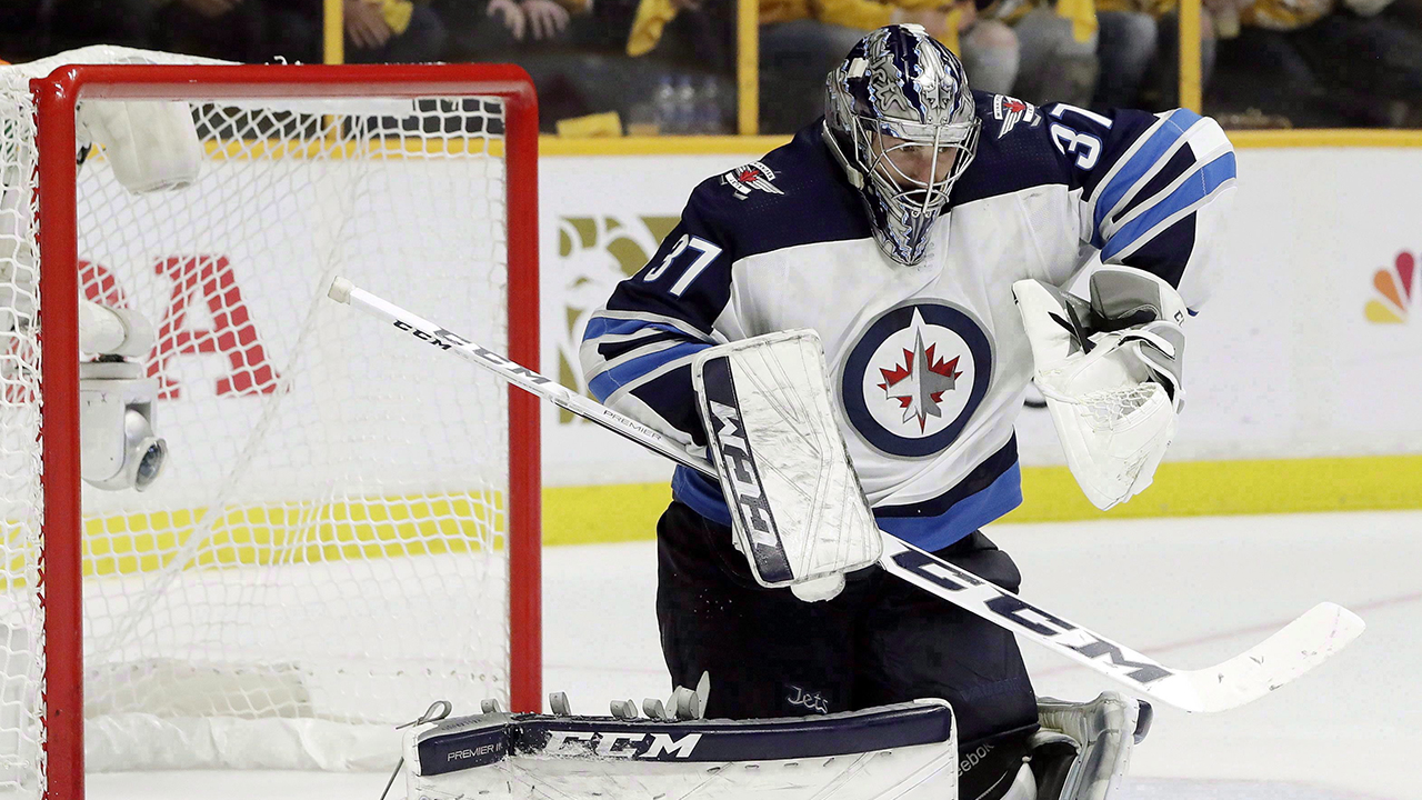 Winnipeg-Jets-goalie-Connor-Hellebuyck