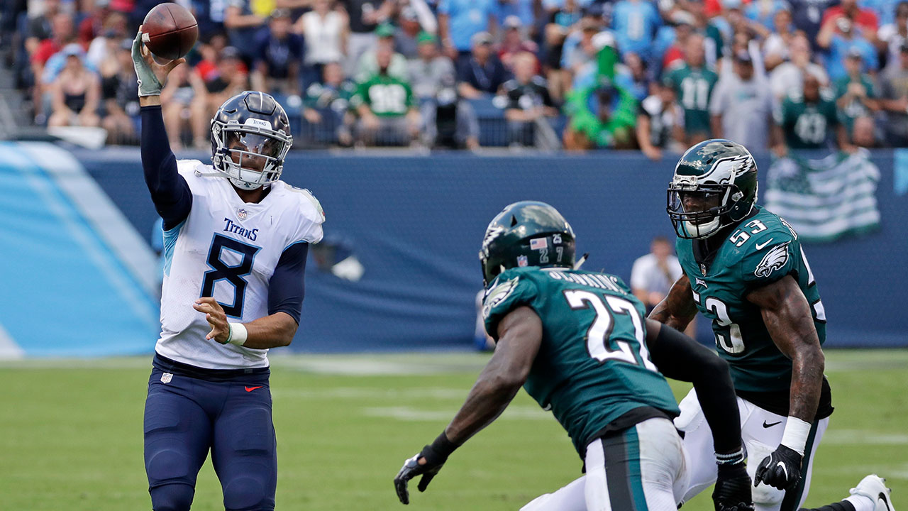 Mariota outduels Wentz as Titans edge Eagles in OT