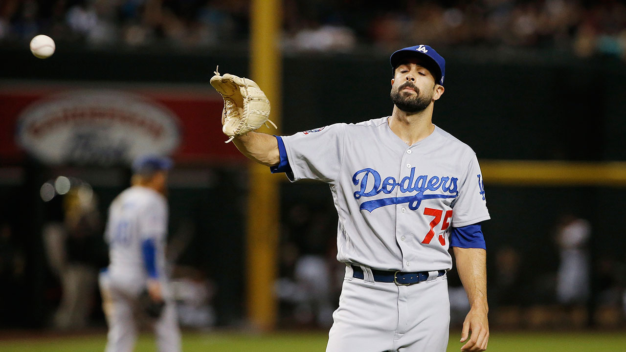 Arizona Diamondbacks collapsed in September to lose NL West 