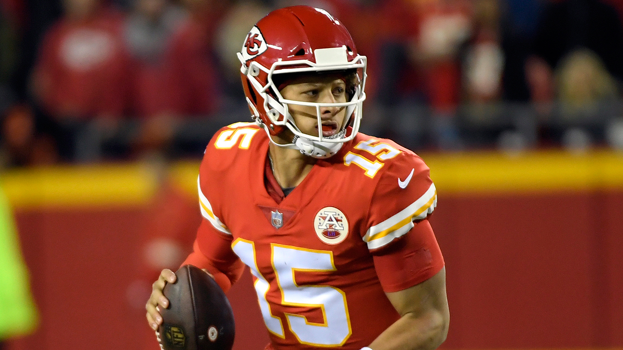 Patrick Mahomes, DeAndre Hopkins highlight NFL season betting props