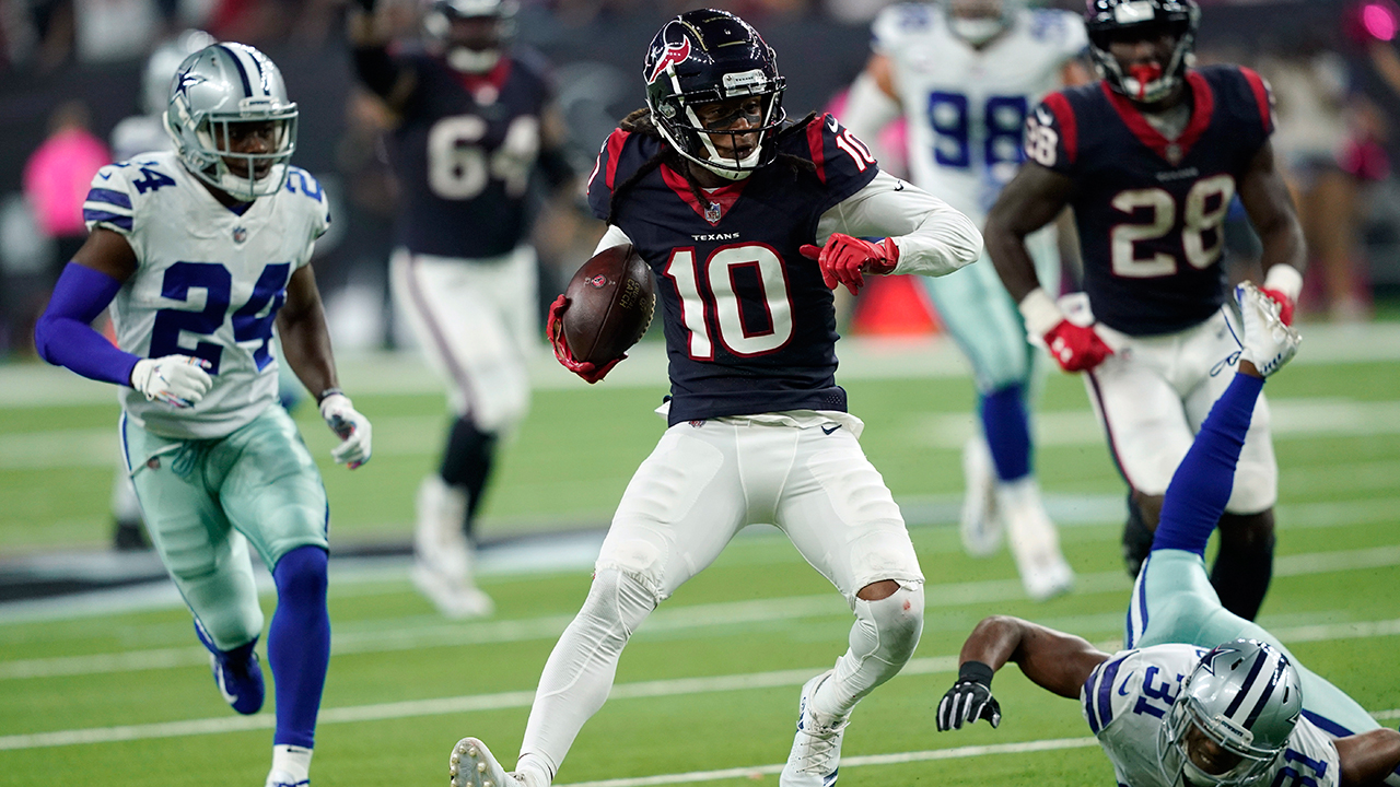 DeAndre Hopkins of the Houston Texans lines up in the fourth quarter