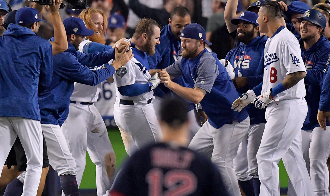 Twitter Reaction Game 3 of World Series one for the ages
