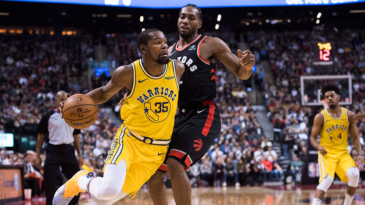 Kevin Durant travels with Golden State Warriors to Toronto ahead
