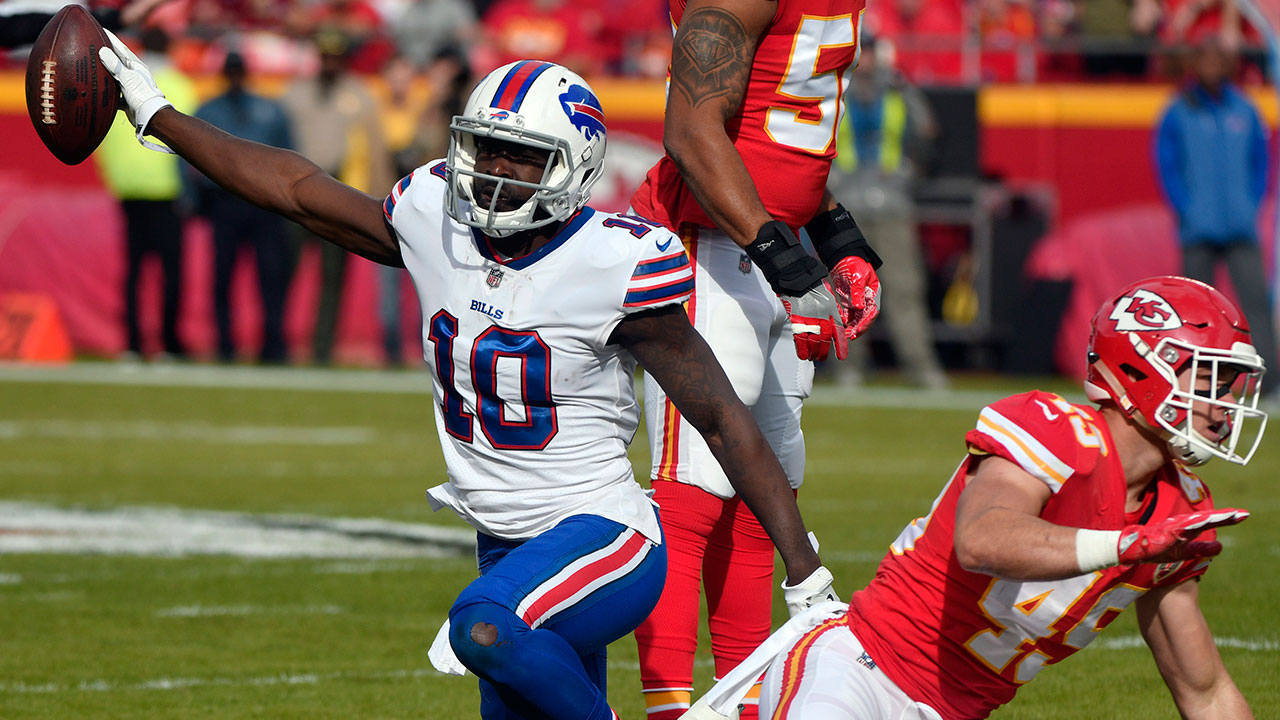 NFL-Bills-Deonte-Thompson-celebrates-catch-against-Chiefs