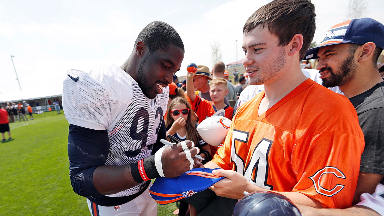 Bills sign 8-year veteran Sam Acho to play defensive end