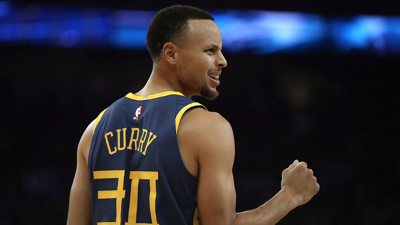 Steph Curry outduels brother Seth in Game 2 comeback