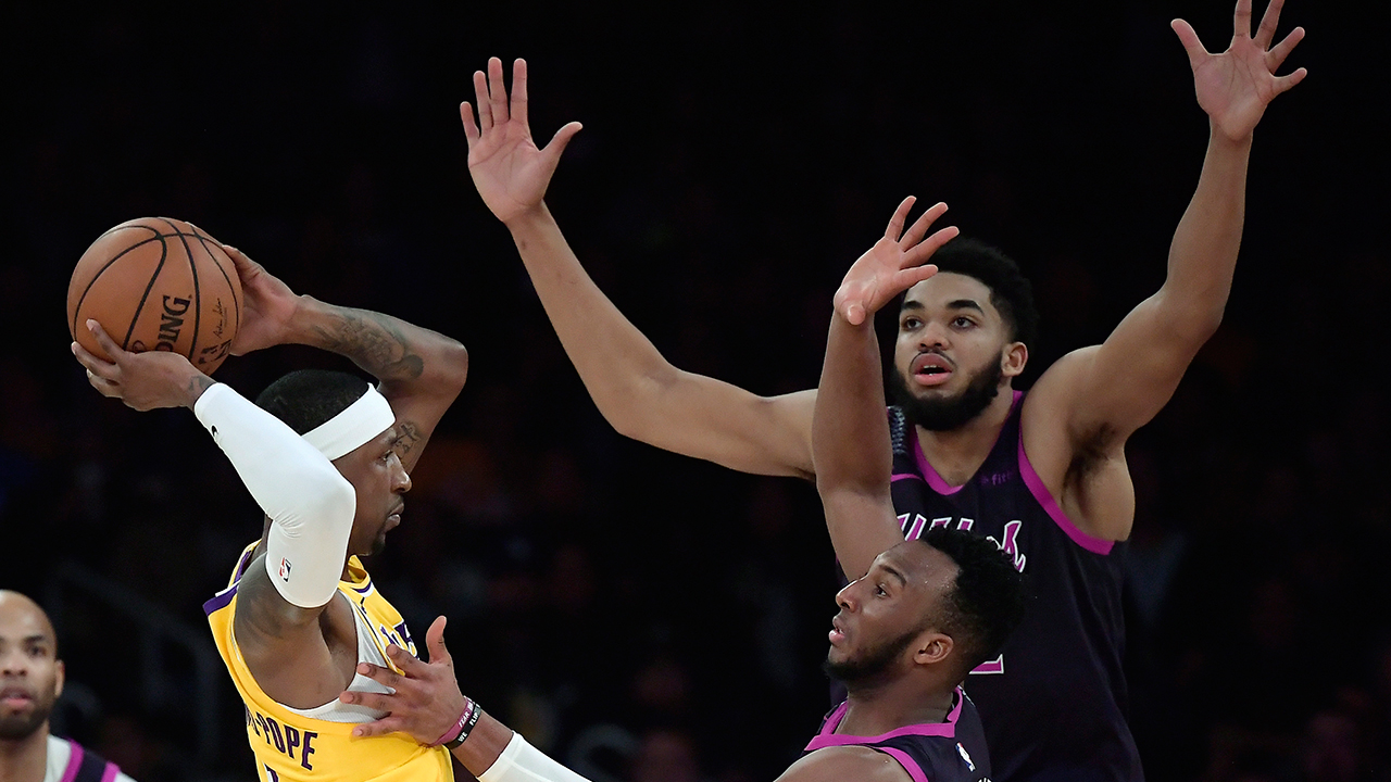 Timberwolves' Karl-Anthony Towns puts on a show, Lakers