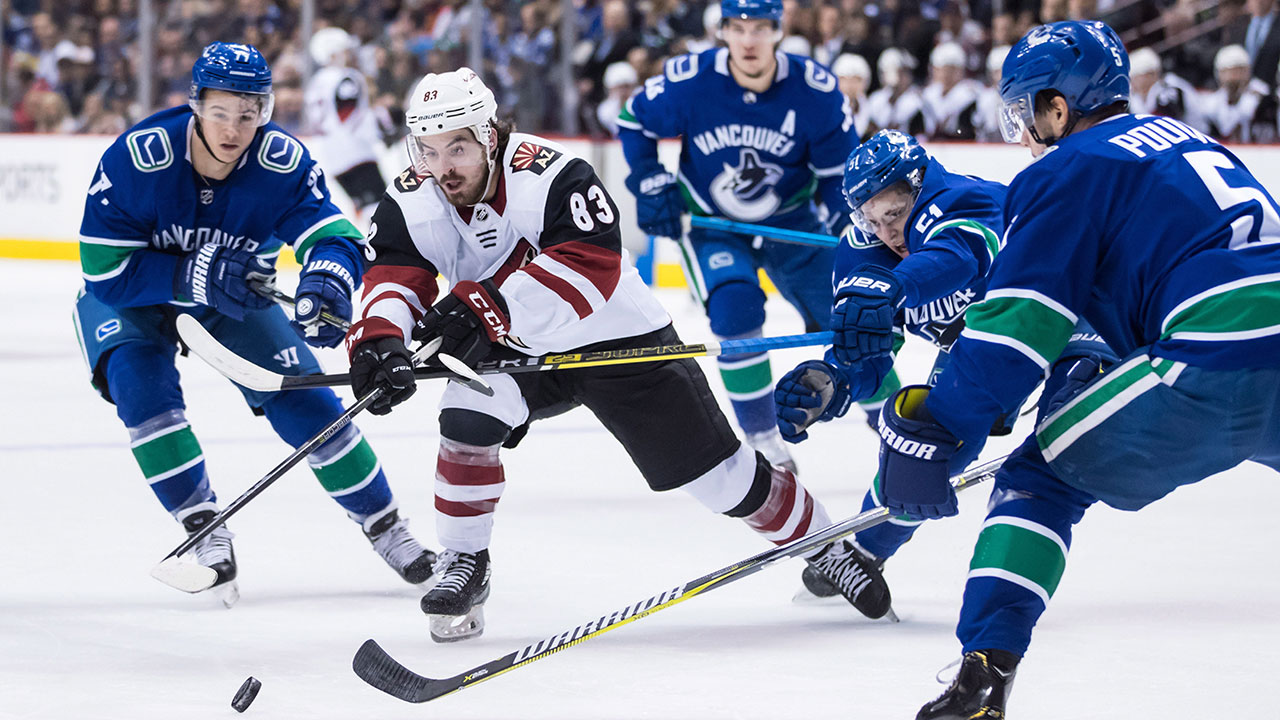 Canucks sunk by defensive woes, controversial goal