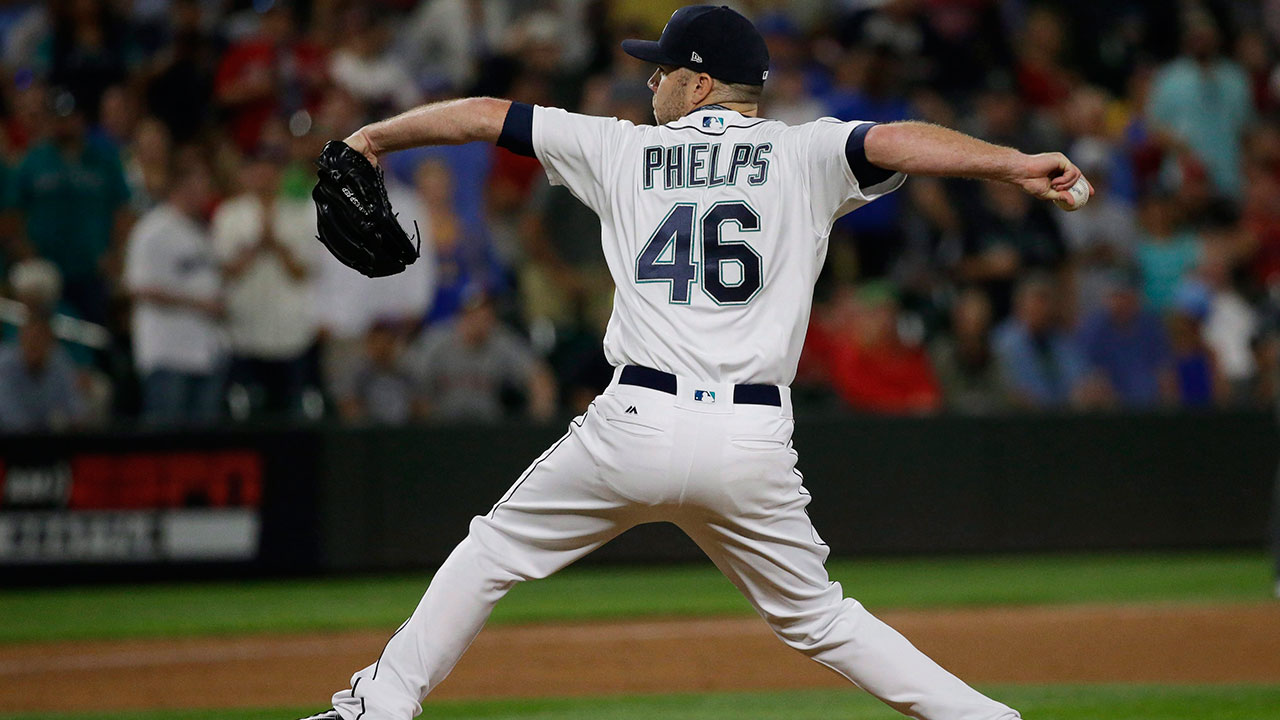 david-phelps-throws-with-seattle-mariners