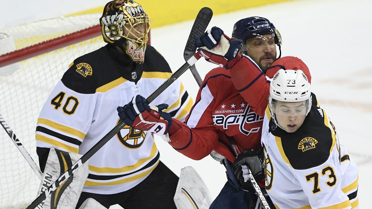 Evgeny Kuznetsov tried out one of Zdeno Chara's super long sticks