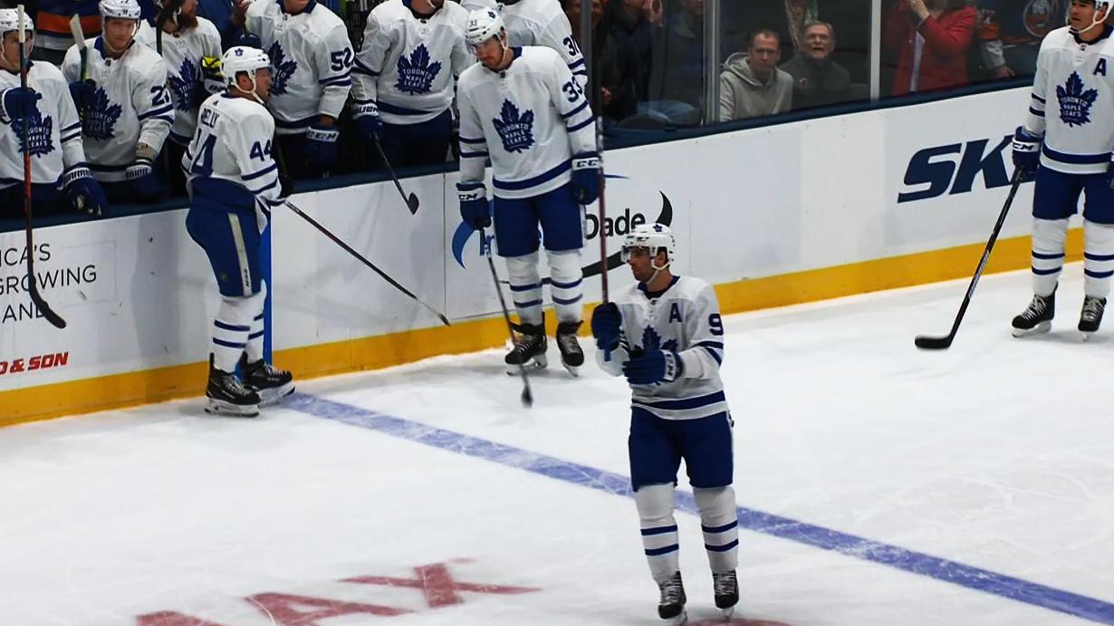 Clutterbuck scores twice to help Islanders demolish Maple Leafs