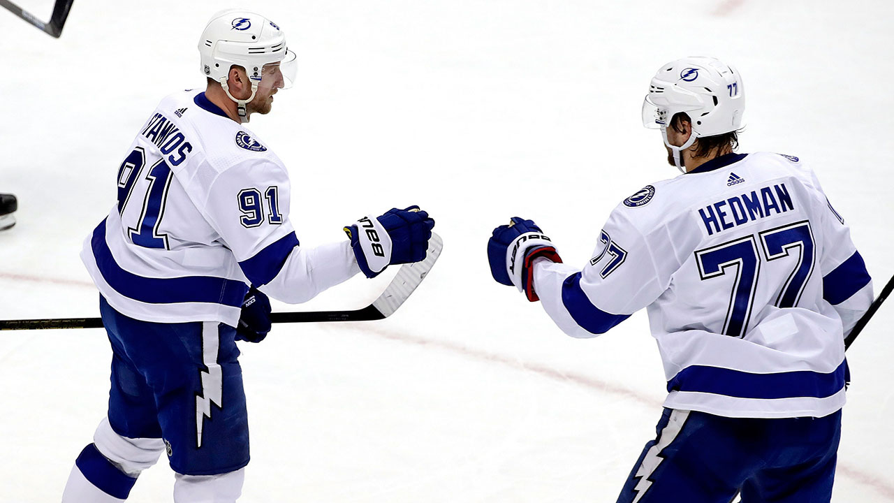 Stamkos leads league-leading Lightning over Maple 