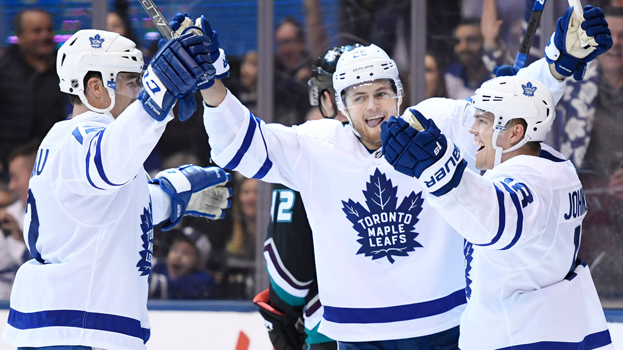 NHL-Maple-Leafs-Nylander-celebrates-goal-against-Ducks