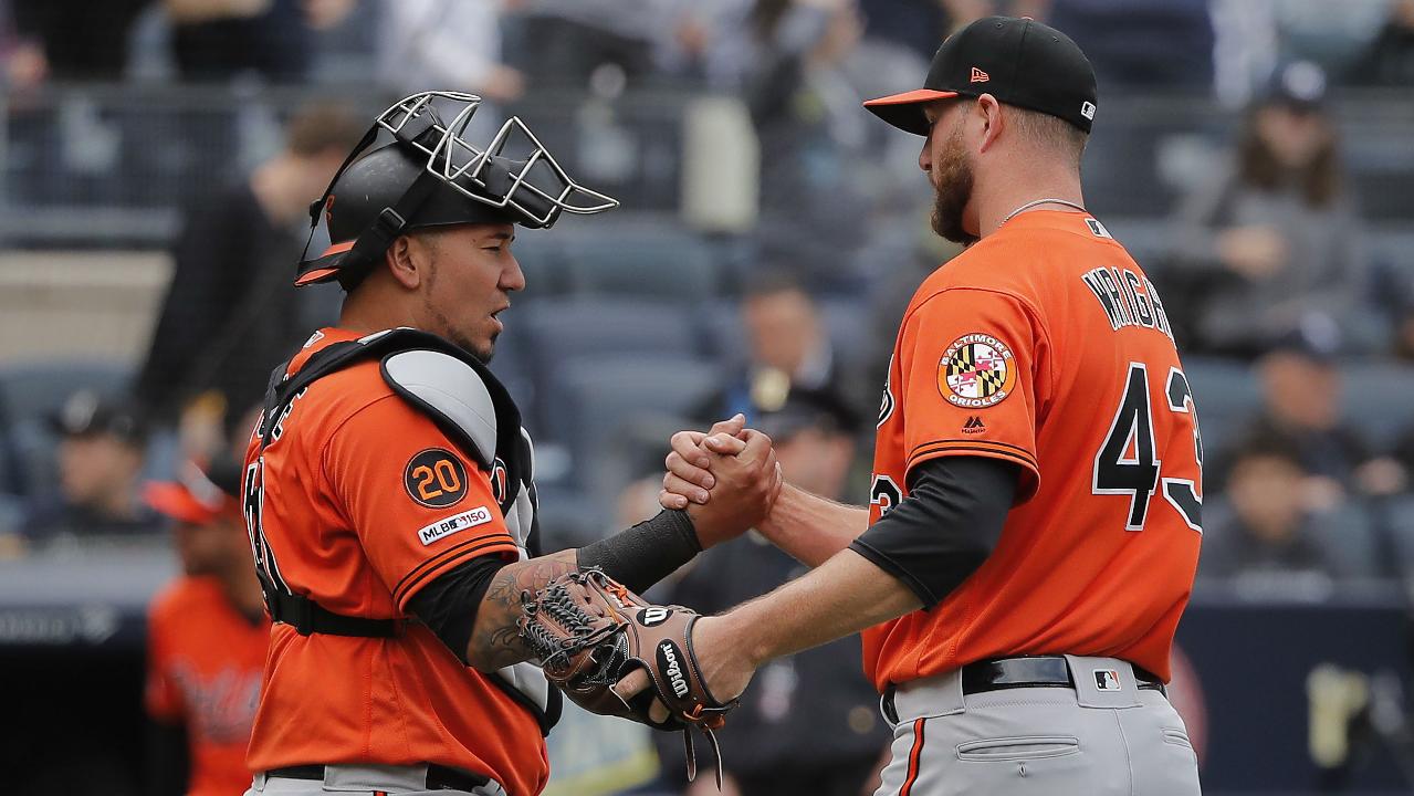 Hyde gets 1st win as manager, Orioles beat Yankees 5-3