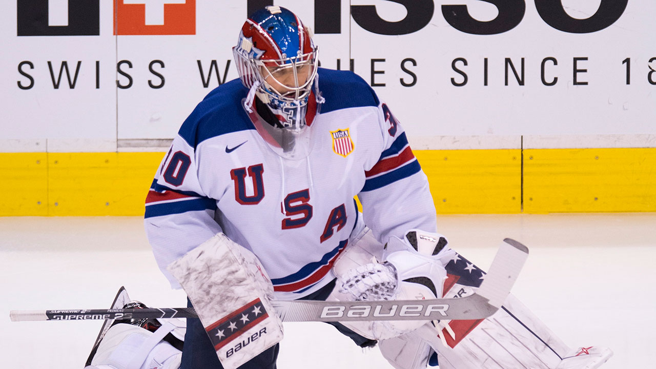 Goalie-Primeau-warms-up