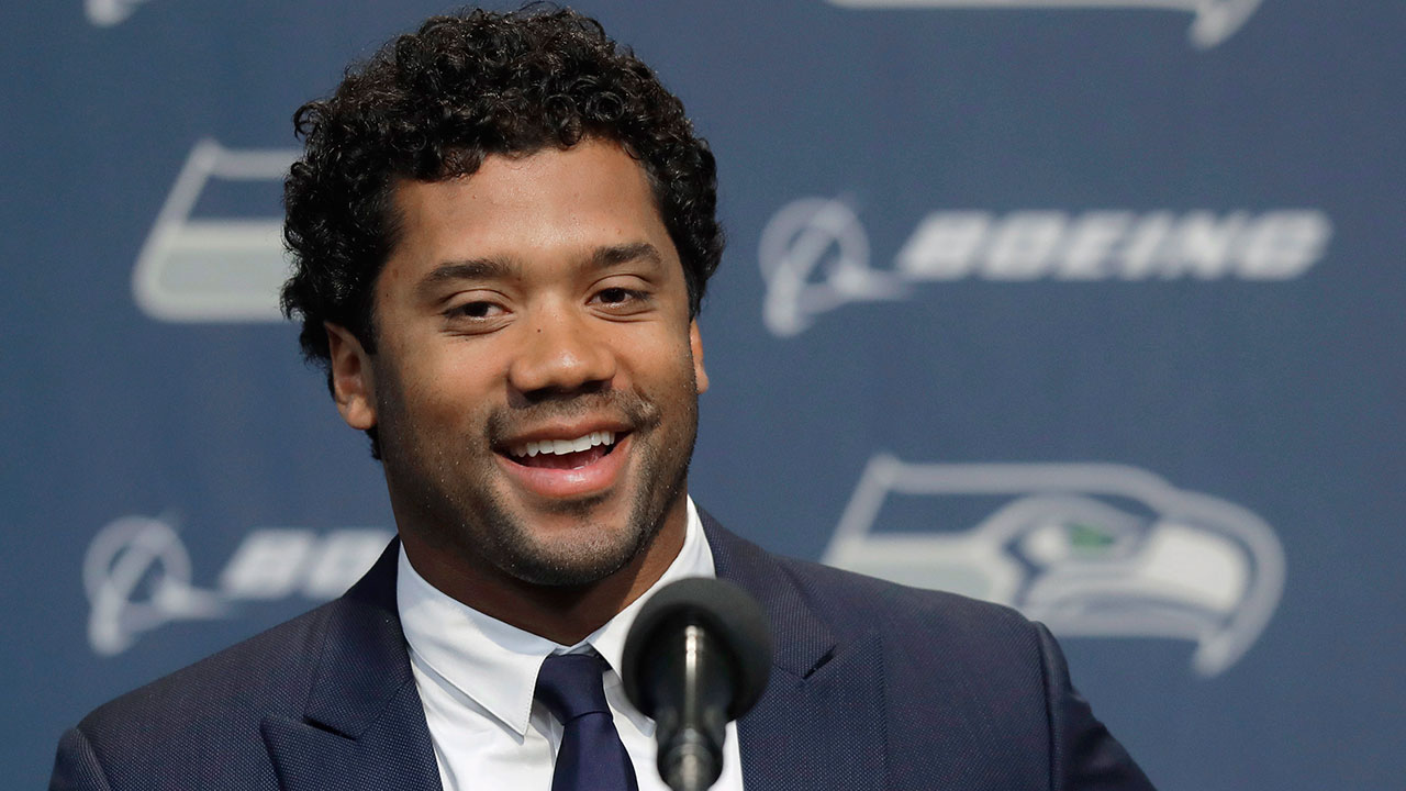 Seahawks' Russell Wilson named NFL's Walter Payton Man of the Year