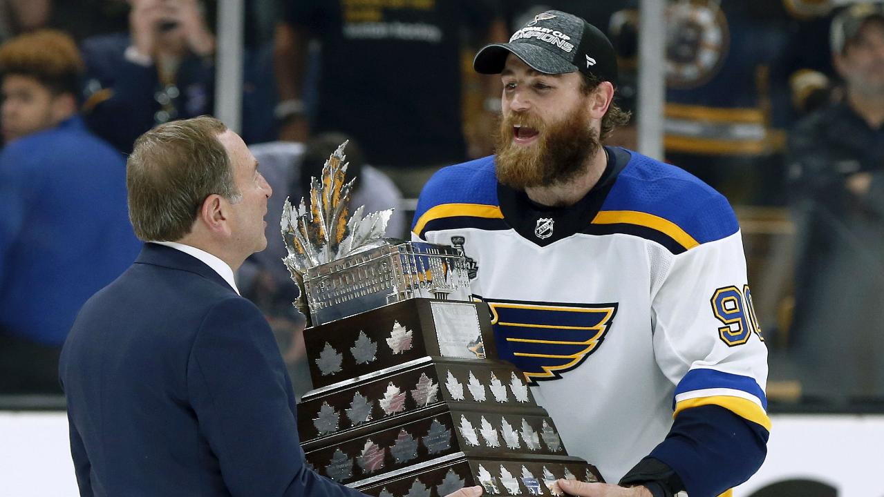 St. Louis Blues had fantastic reactions to seeing Stanley Cup