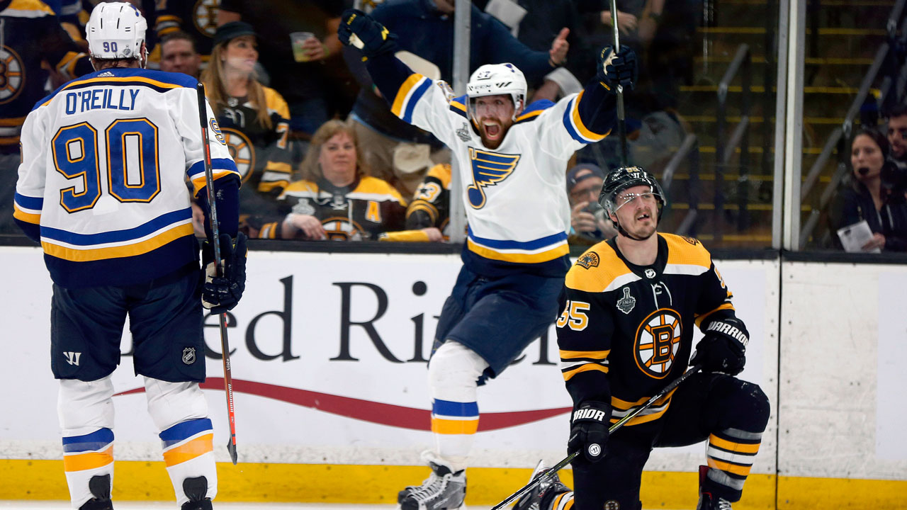 Binnington shines as Blues edge Bruins to take 3-2