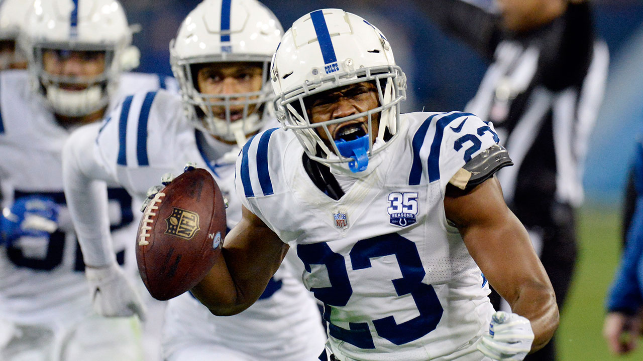 Kenny Moore agrees to 4-year contract extension with Colts