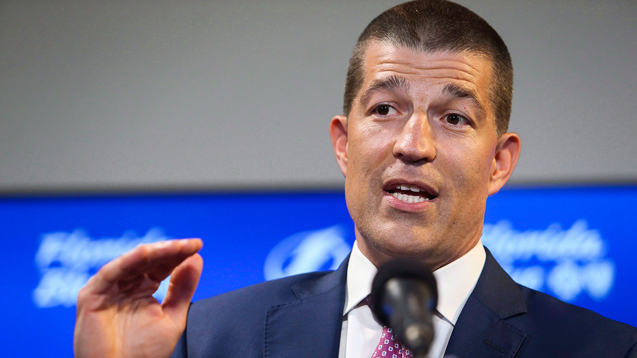 Report: Lightning GM Julien BriseBois agrees to contract extension
