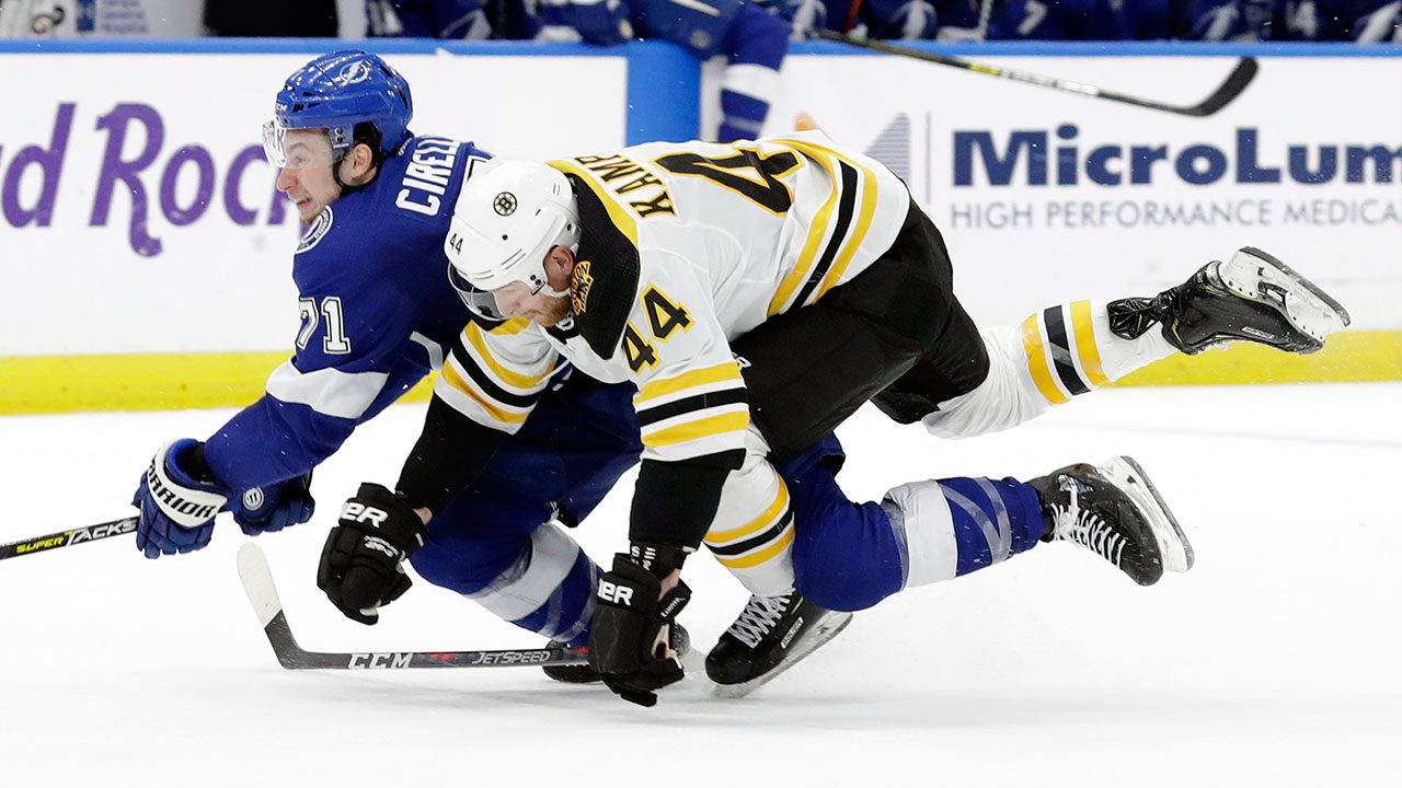 Former Boston Bruins defenceman Steven Kampfer (44). (Chris O'Meara/AP)