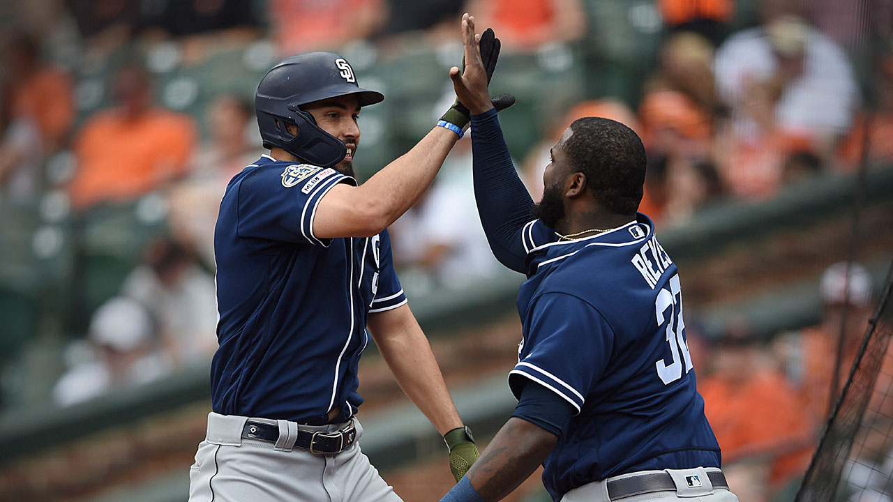 Reyes hits two of Padres' five homers in win over Orioles