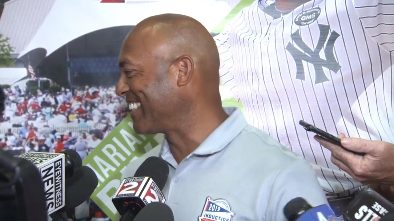 Mariano Rivera looks back on teaching Roy Halladay his legendary