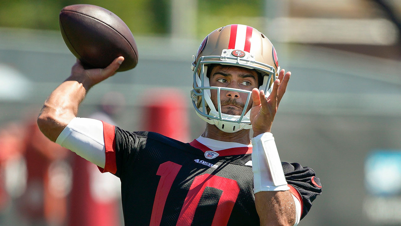 49ers' Jimmy Garoppolo throws early and leaves in training camp