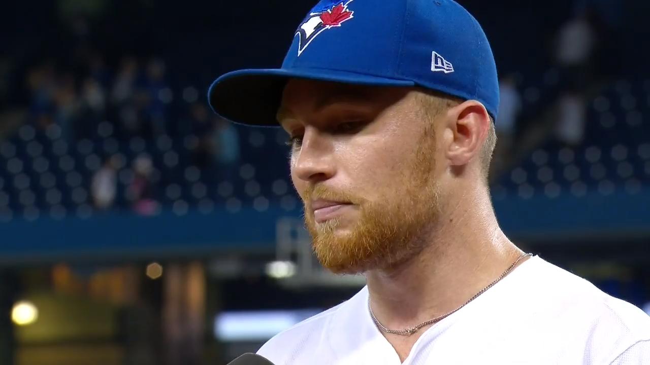 Fan takes selfie after Brandon Drury's tumbling catch