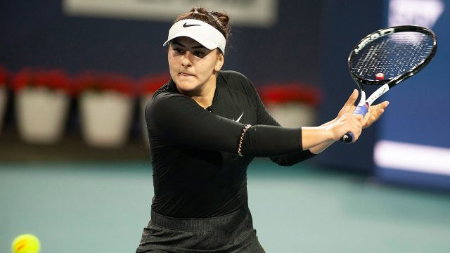 Tennis-Andreescu-hits-shot