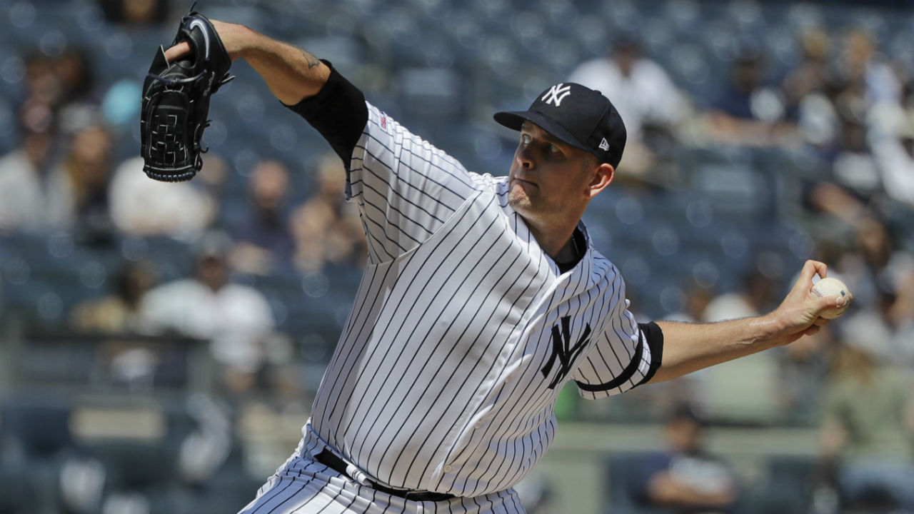 Gary Sanchez exits Yankees game with hand injury