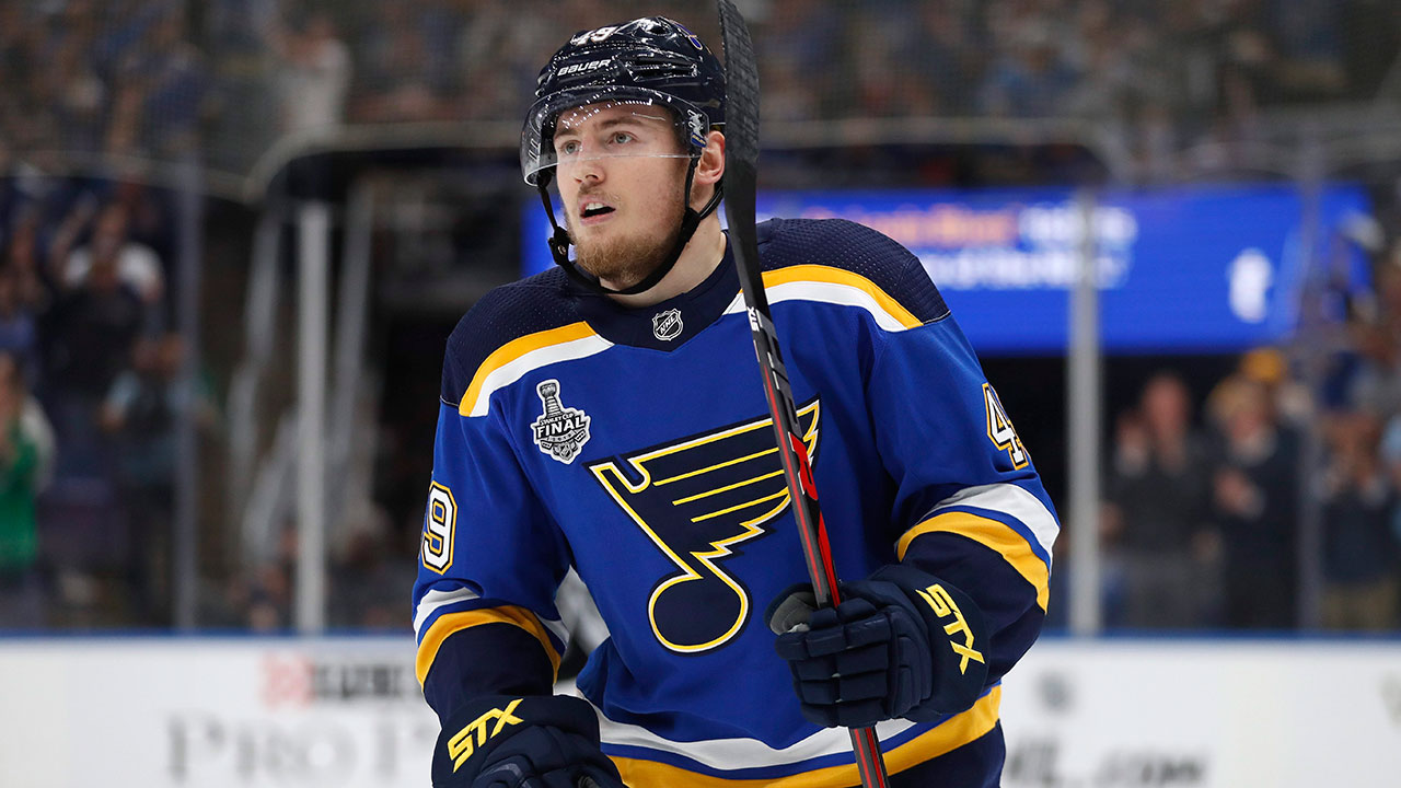 Blues' Barbashev leaves bubble, returns home for birth of first child