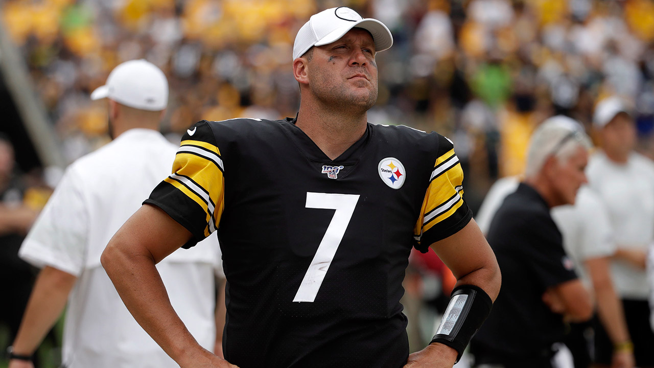 Ex-Steelers QB Ben Roethlisberger honored at Penguins game