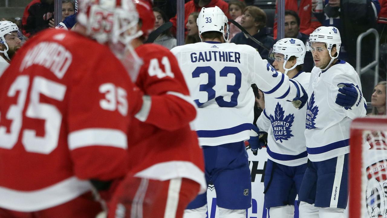 Toronto Maple Leafs donating green and white jerseys to frontline