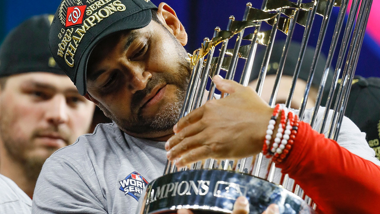 Washington Nationals ADAM EATON Holding 2019 WORLD SERIES TROPHY