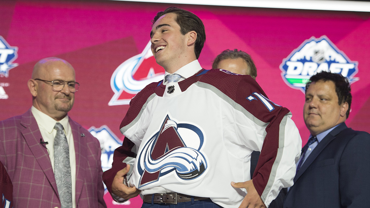 Avalanche sign forward Alex Newhook to entry-level contract