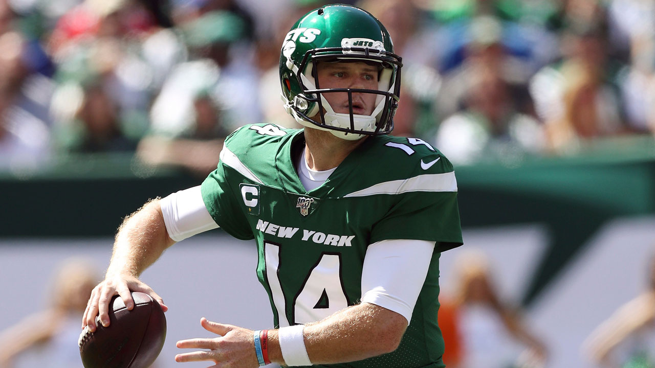 Jets trade quarterback Sam Darnold to Panthers for three picks