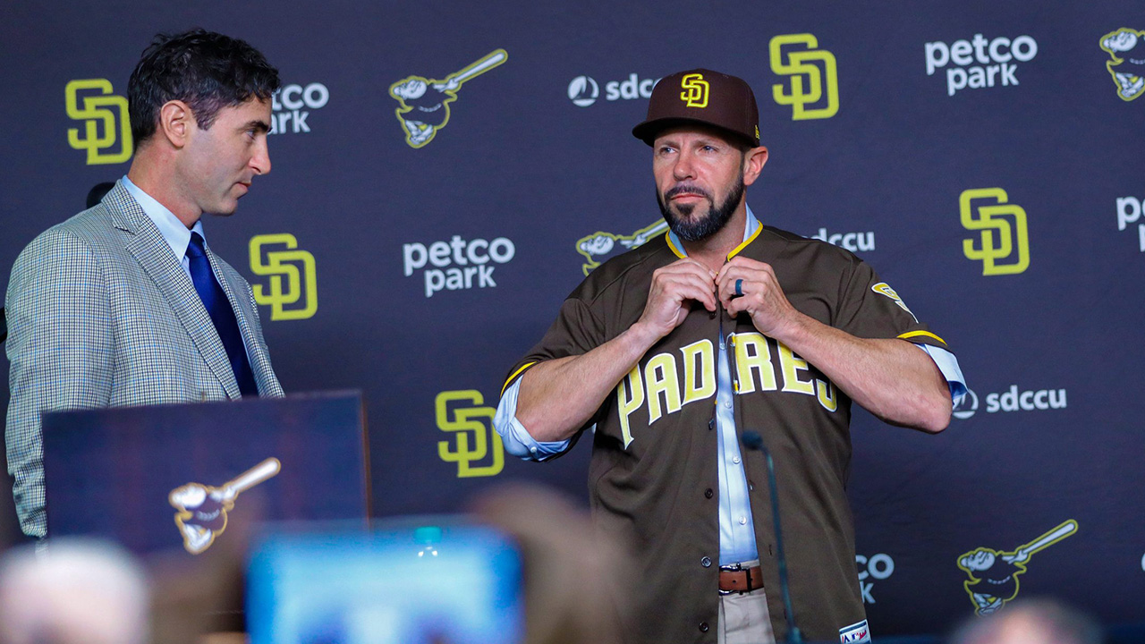 Padres unveil new brown and gold colour scheme 