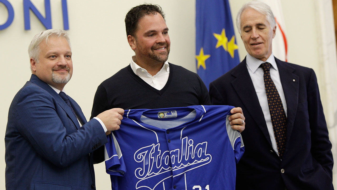 Why Mike Piazza is managing Italy in the 2023 World Baseball Classic