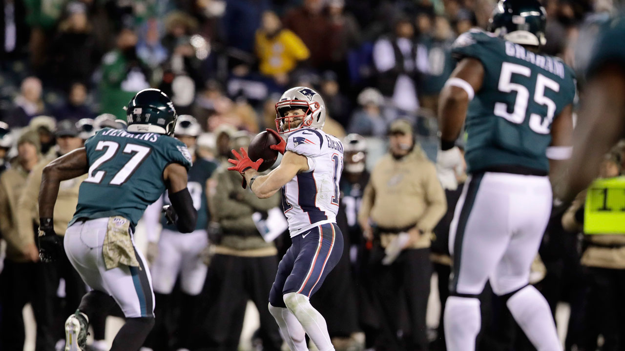 Watch Nick Foles' touchdown catch as the Eagles lead the Patriots